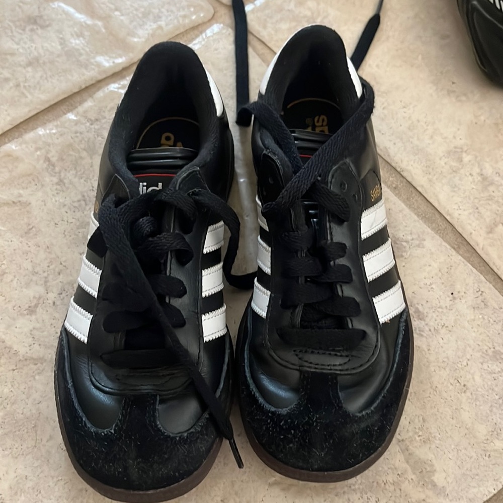 Like new Adidas Samba shoes
